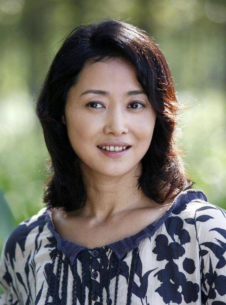 她是著名演员,离婚后带着儿子与前夫结婚被当宝,55岁演影后翻红_刘蓓