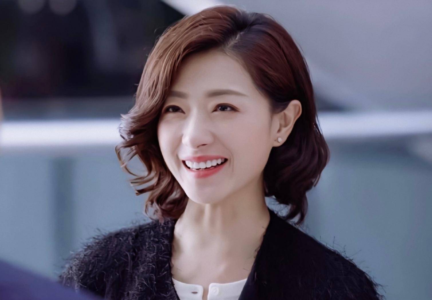 神仙颜值,巨星演技,38岁还没红太可惜了_万茜_女明星_时候