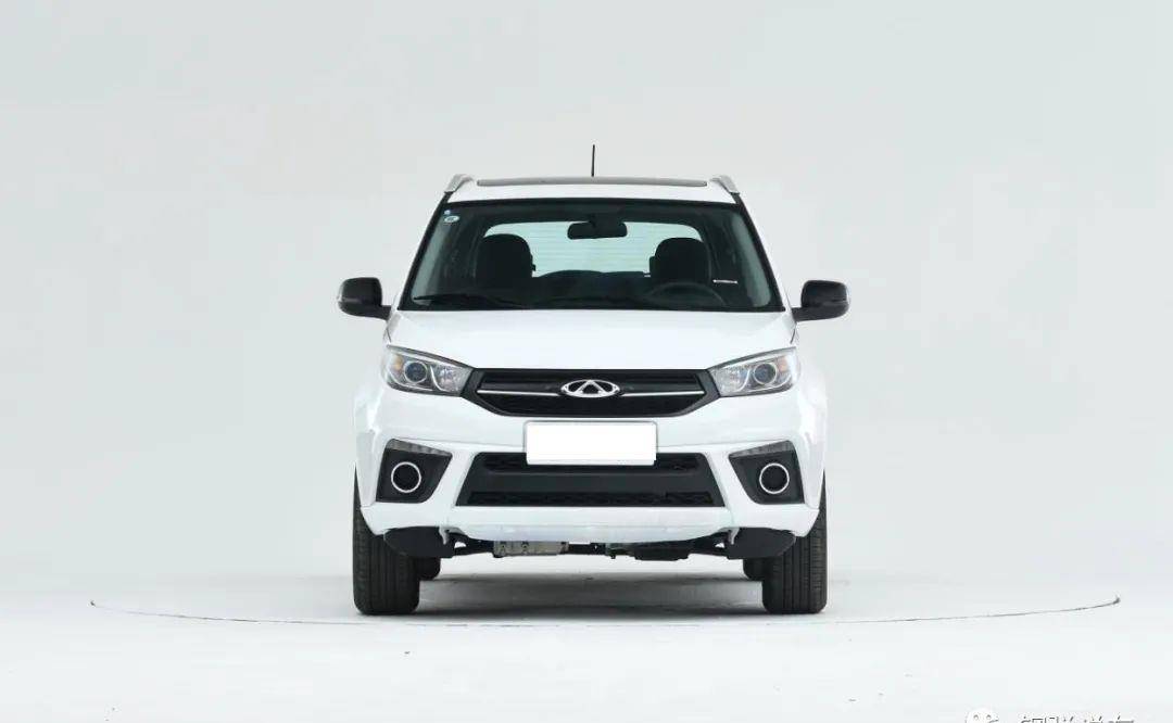 第一代车型是2014年上市的,当时国产suv车型不多,瑞虎3凭借着越野车的