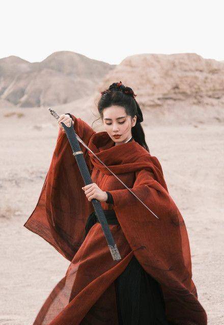 红衣造型演绎江湖侠女,高清花絮照美翻众人_关山_一念_气质