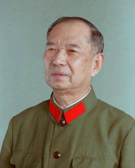 这位中将复出后，工作调动频繁，短短几年调任多个大军区任司令员