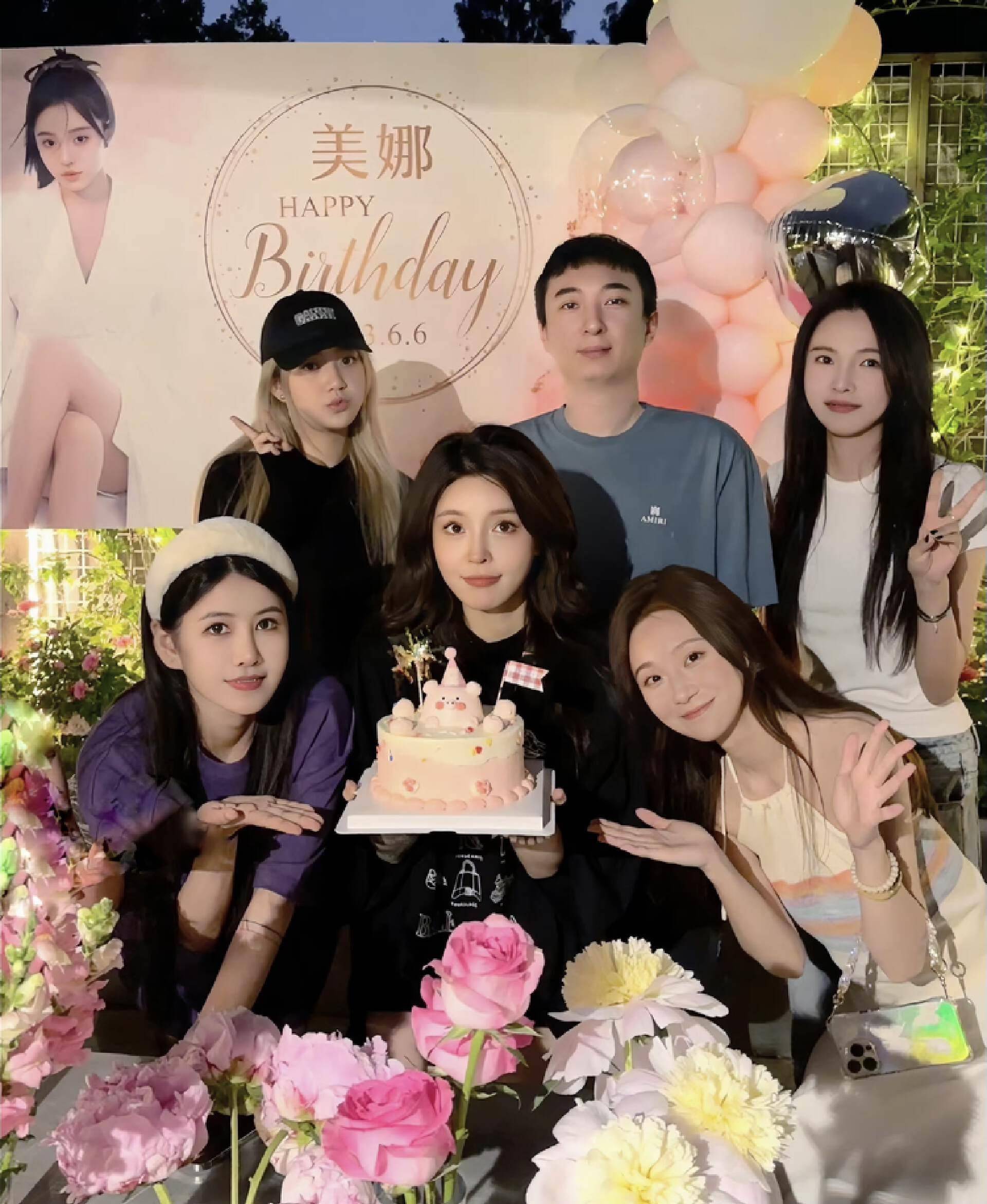 被5个女人围着,好舒服,身穿千元短袖身材显瘦_美娜_照片_女网