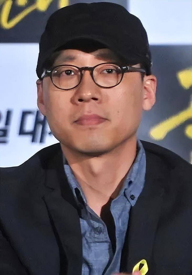 在经历性虐待期间,张紫妍甚至被迫服用兴奋剂和毒品,让她在"三门齐开"