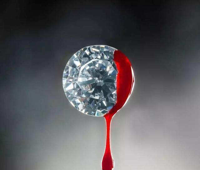 淌血的钻石,本世纪最大的谎言,钻石引发的战争,拍出人性的禁区_因为