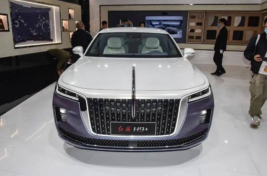 加长版红旗h9官图,双色车身金色旗杆,承诺卖出一台捐五万_搜狐汽车