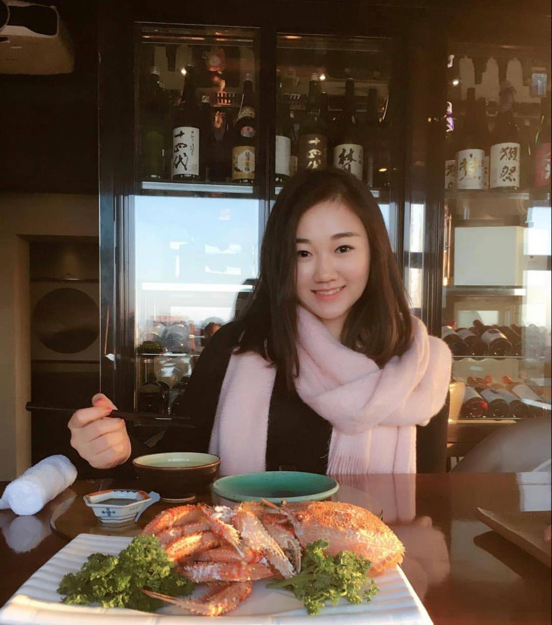 袁九儿:何超欣和姚安娜是她的闺蜜,18岁出席顶级名