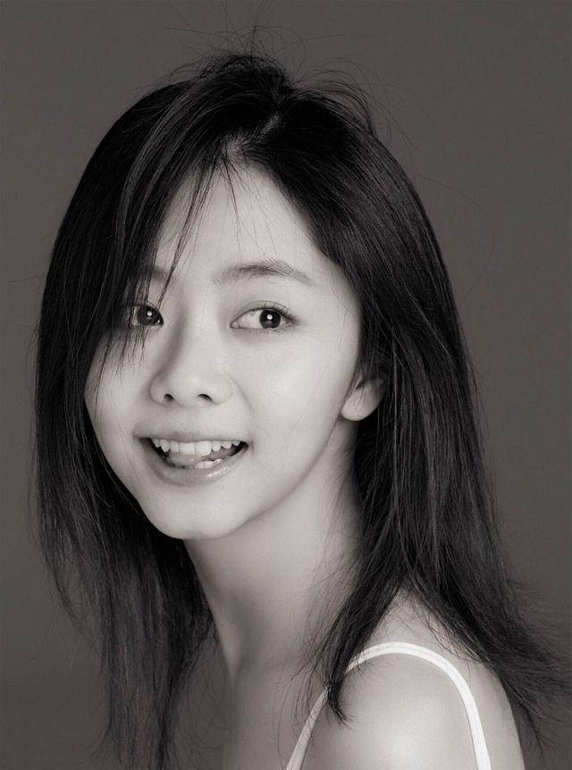 谭松韵持续"霸榜"热度不减,萧亚轩凭借多名前男友居热搜第三_吐槽