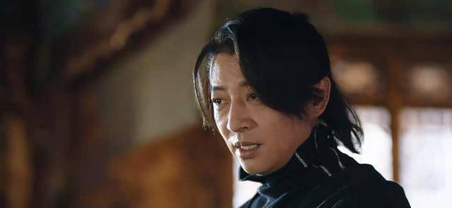 《司藤》白金身份的3处疑点,白英的出现将解开谜团!_关系_众人_一体