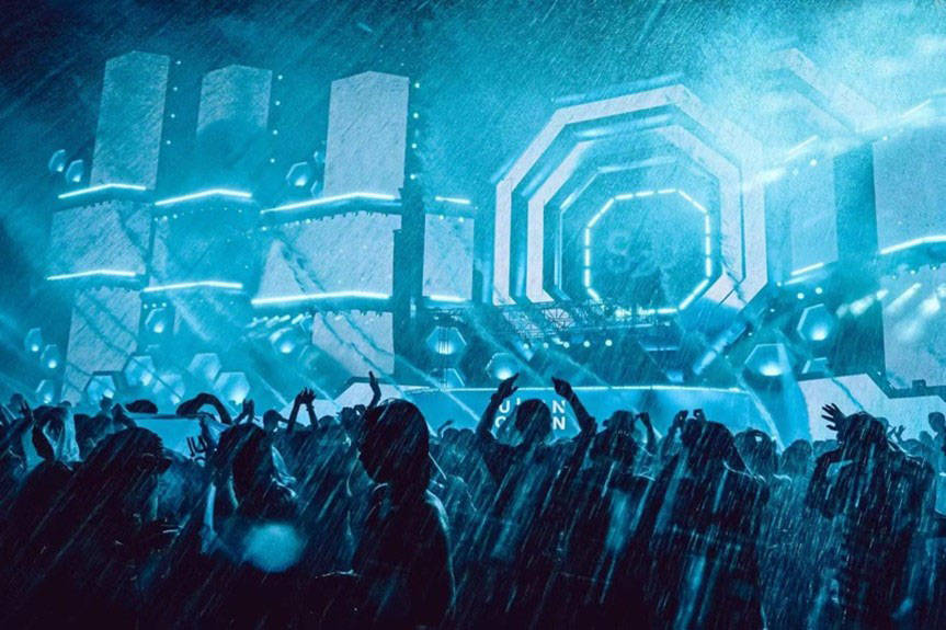 s2o这一品牌源自泰国,自2015年创办以来,s2o电音节就巧妙地将玩水主题