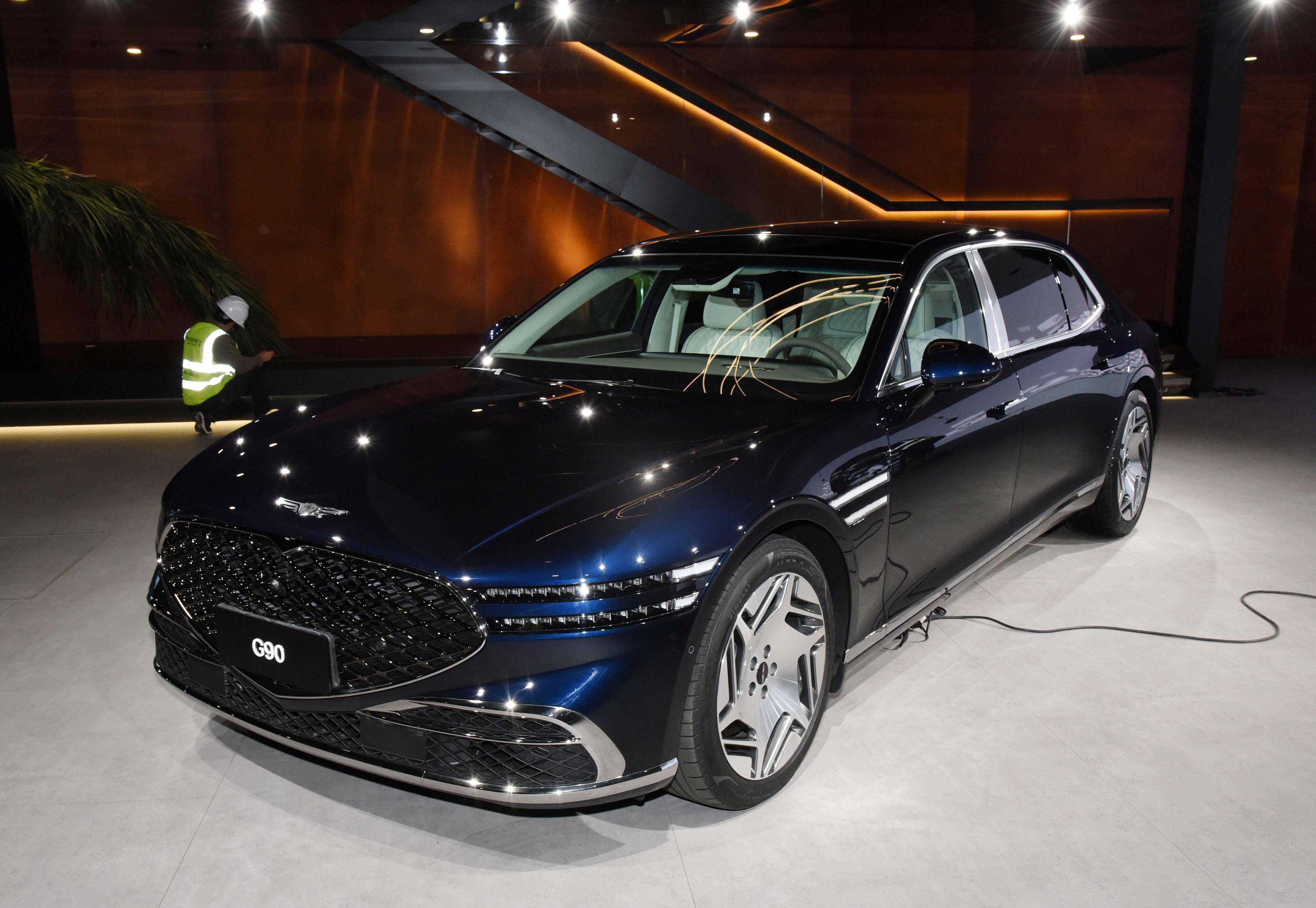 捷尼赛思g90,对标奔驰s级,8月上市,预售71.8万元起_搜狐汽车_搜狐网