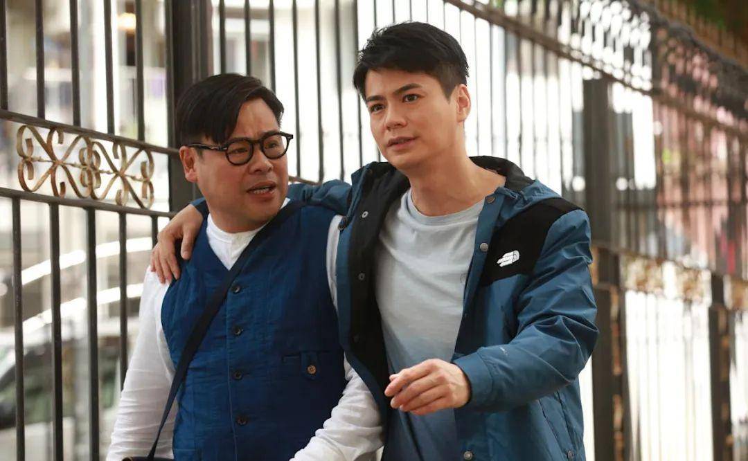 tvb金牌绿叶二婚娶小20岁美妻 当众骂变态!