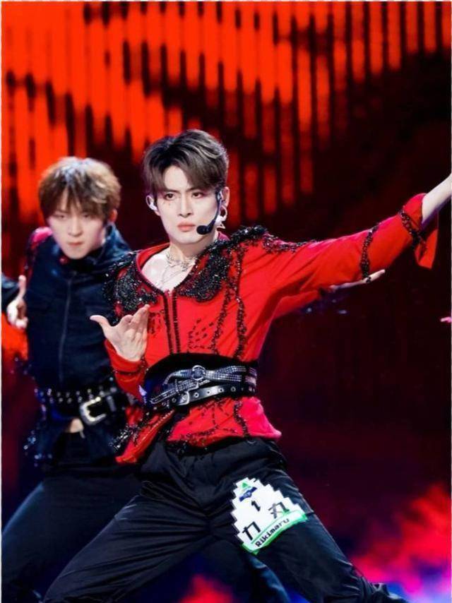 《创4》人气选手疑虚报身高,身高174的刘宇竟然比171的力丸还矮_cm