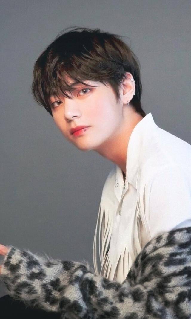 bts的真人秀节目成员谈心,金南俊称在家人面前跳舞,感觉很害羞_防弹