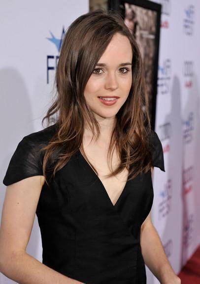 她们被誉为"加拿大最美女星",但在我眼里,却美得不分伯仲_艾伦·佩姬