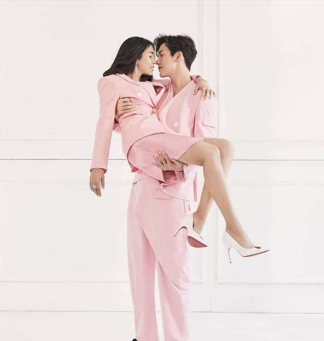 日前,push推哥婚后携妻子jui登上了时尚杂志封面.