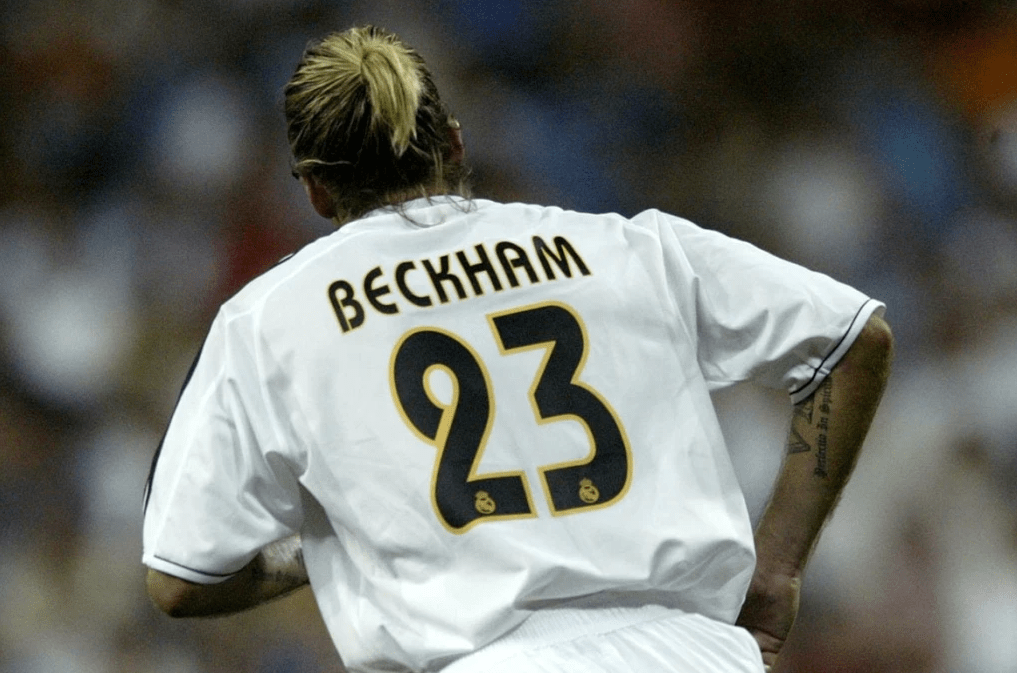 回顾经典球星:永远的万人迷!"圆月刀主"贝克汉姆!