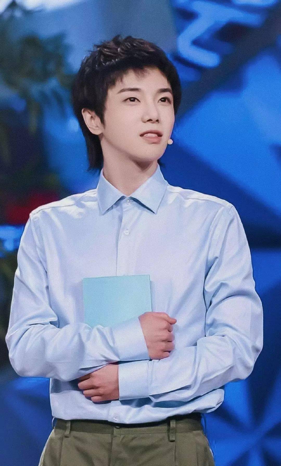 华晨宇在5年前讲了一个童话故事,那时不懂,如今深有体会_巨人_大海