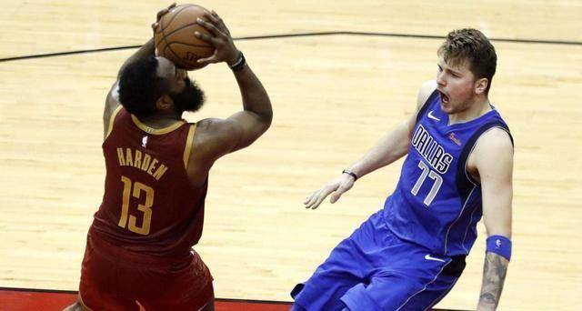 后撤步造犯规,连防守都一样,球迷:未来得分王_东契奇_本赛季_方面