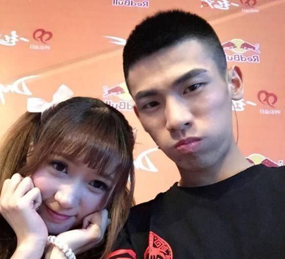 dnf斗鱼4500万,虎牙3800万,熊猫1个亿,旭旭宝宝何去何从?