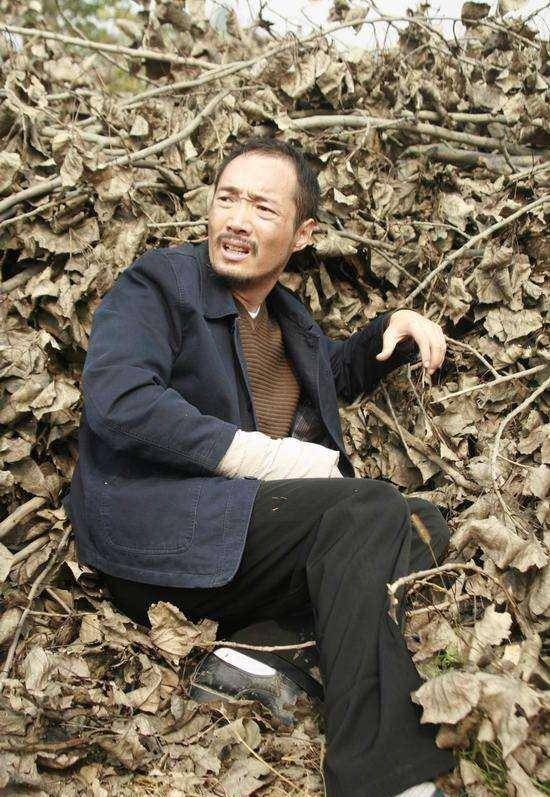 影帝李易祥:长相普通,曾和大美女曾黎谈恋爱,后娶普通人过日子_时候