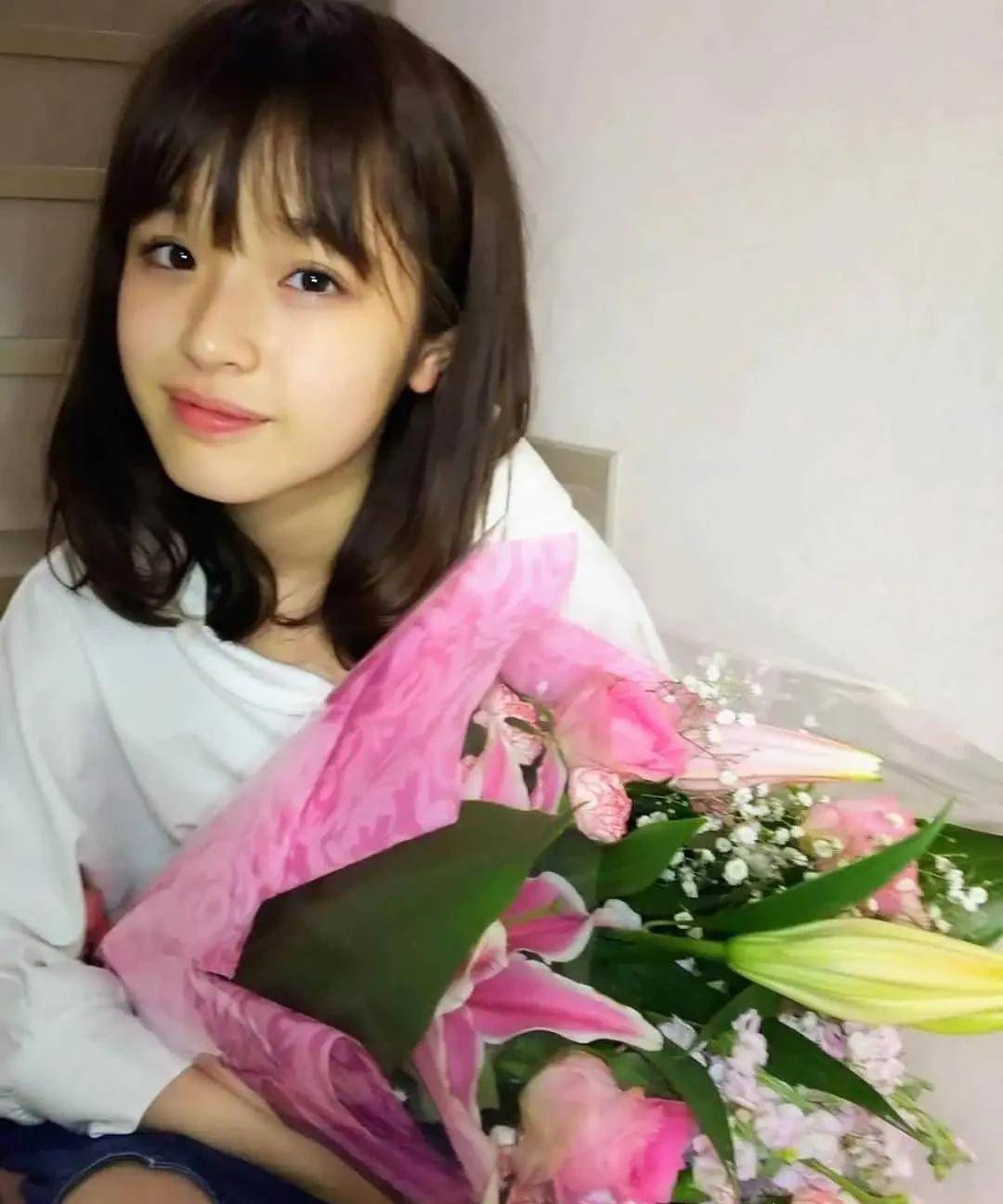 15岁的童星丰岛花,清秀给人青春的感觉,且心思细腻有分寸_时候_事情