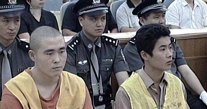 03年大学生因"三无"收容被害,涉案人员全部判刑,一项