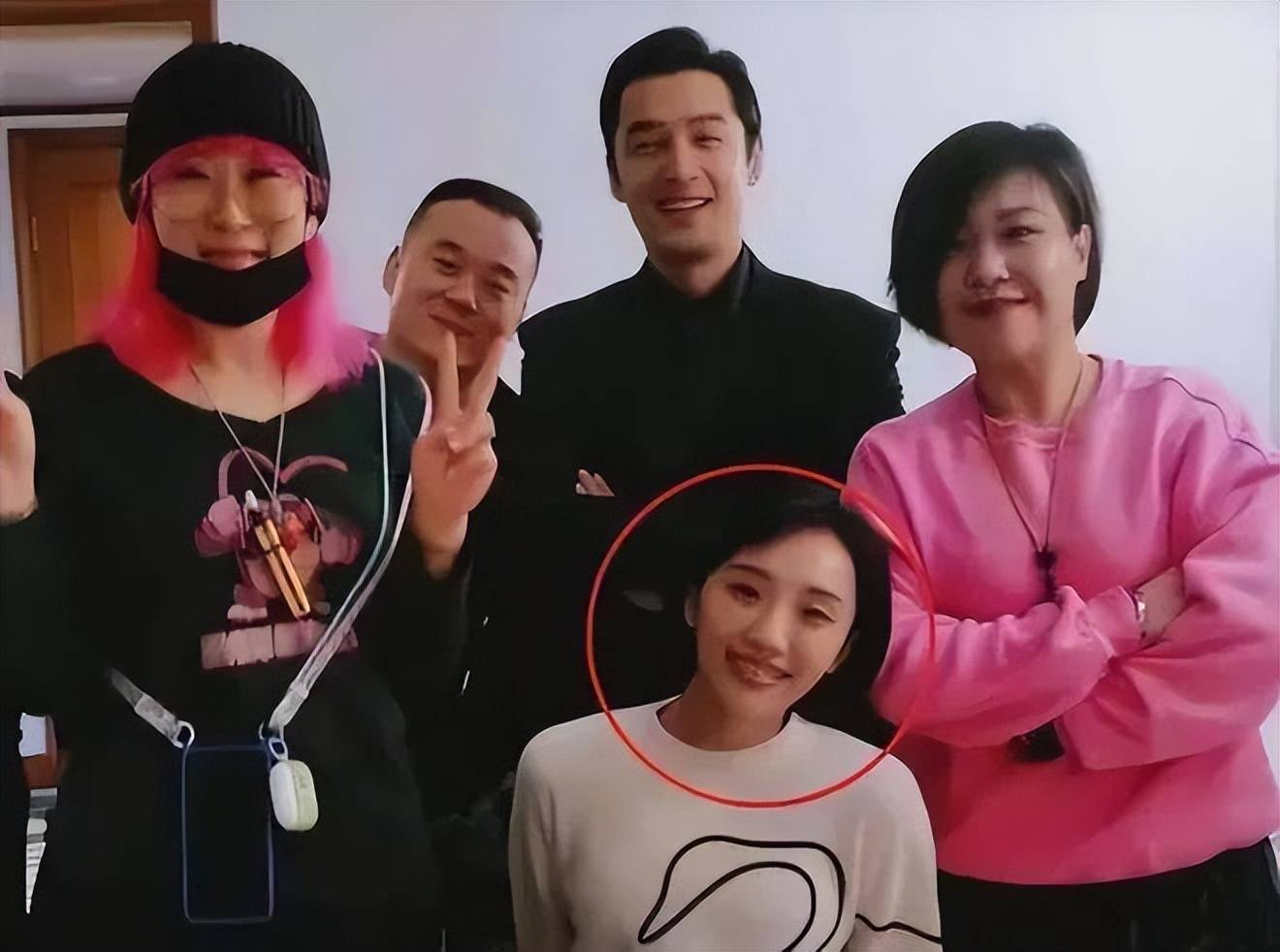 经纪人的男星,又添一位萧敬腾,和妻子相差14岁_黎明和_大张伟_伍佰