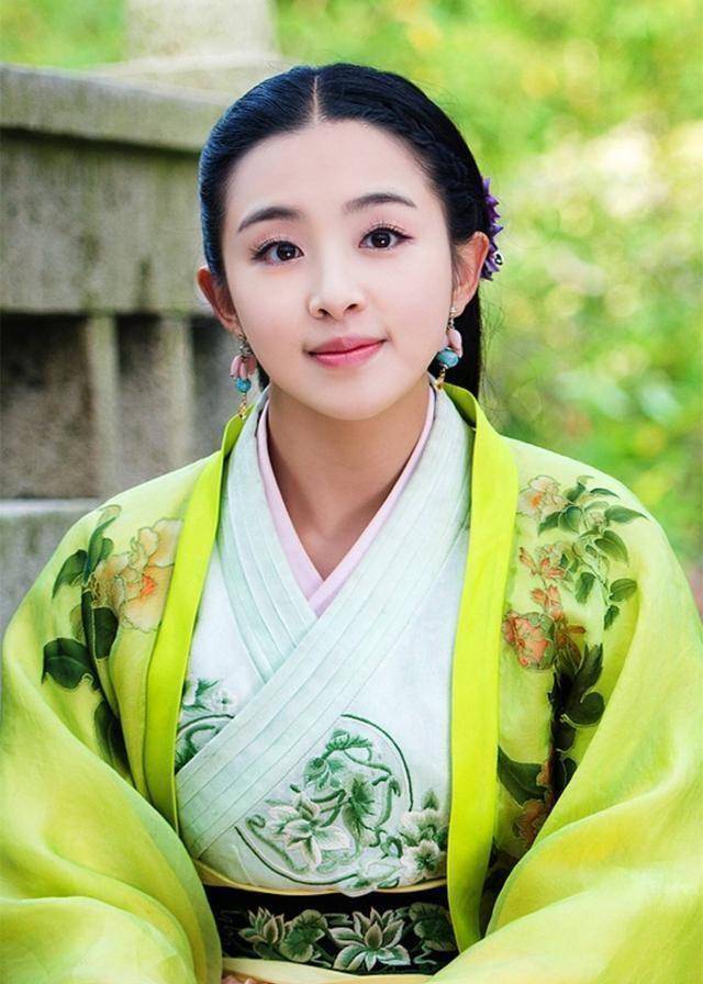 黄圣依张含韵预备女团归来,机场上演姐妹情深!_阿朵_比赛_履历