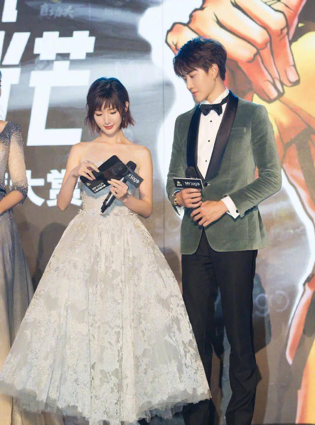 《人间清醒》毛晓彤用最烂的剧本,过着最傻的生活_陈翔_肌肤_皮肤