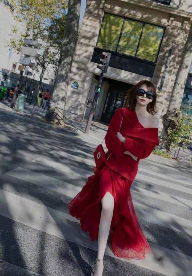 许多女明星一直都在减肥,觉得越瘦越好,戚薇的身高和体重在女艺人当中