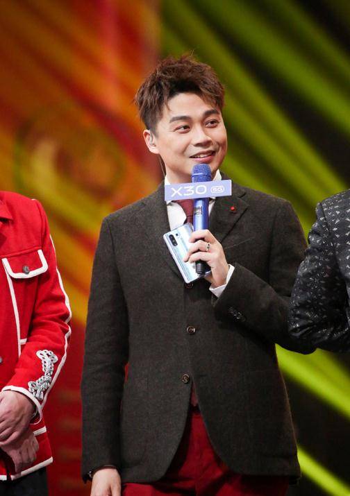 沈涛:站在《王牌》上最久的主持,幽默风趣,37岁结婚生活幸福_节目