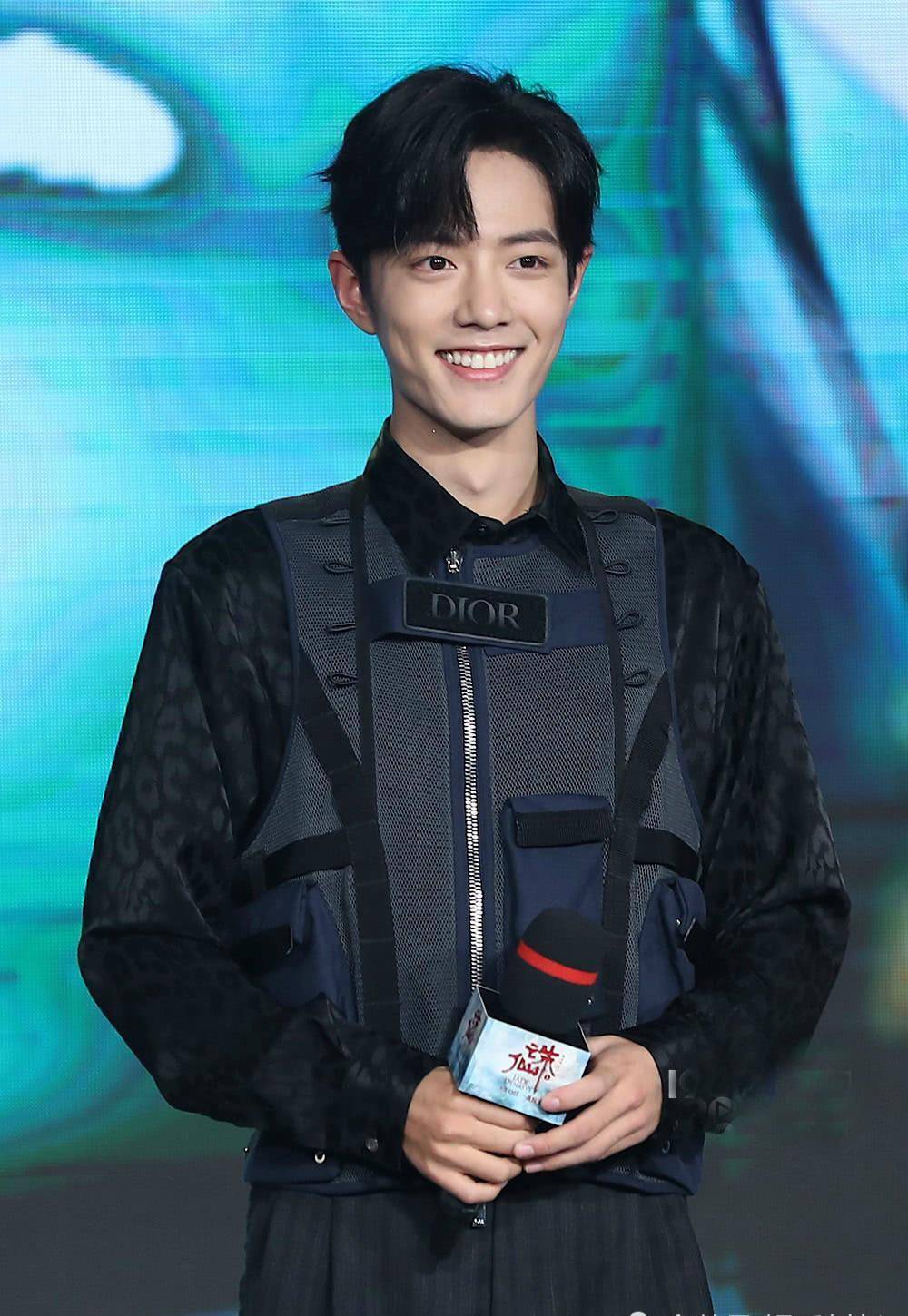 众所周知肖战是因为耽改剧走红,为此有博君一肖粉在ao3写同人文,肖战