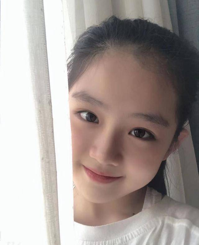 邓伦"女儿"王亭文凌晨晒舞蹈视频,变瘦长高获好评_网友_孙怡_剧中