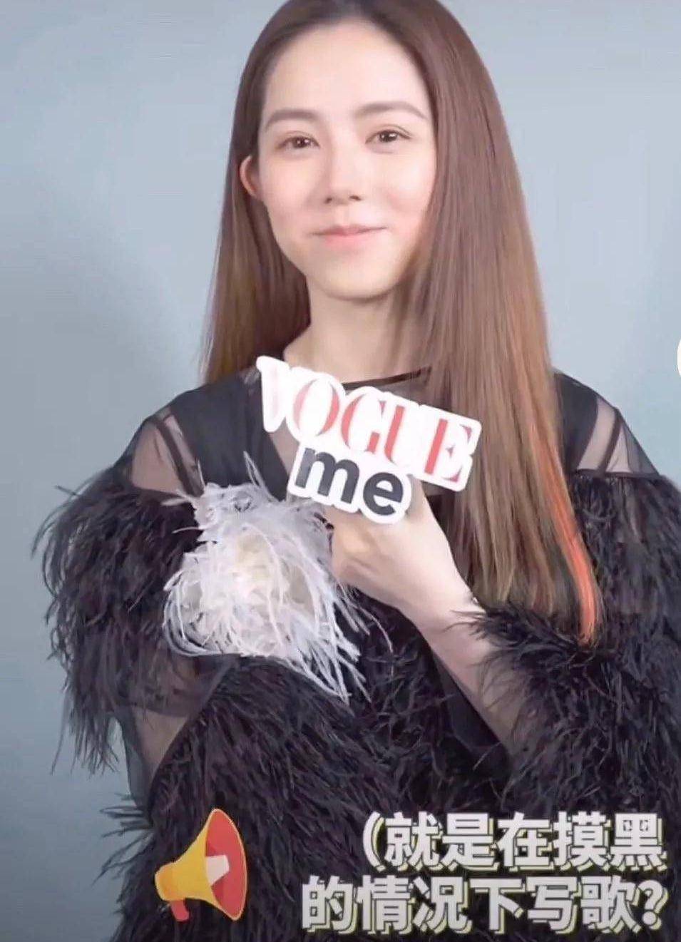 邓紫棋素颜鼻子和以前大不同,全脸精致不少,悄悄变美如此容易?