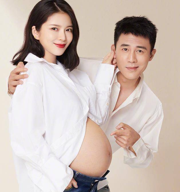 在综艺节目中,小姨替代杜淳母亲视频录制,婆媳之间交往的界面仍未曝出