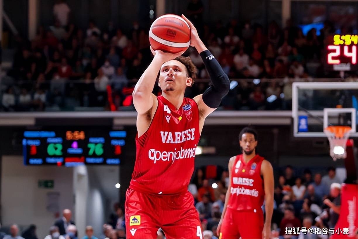 罗斯出生于1998年10月,现年24岁,他身高185cm,体重82kg,是一名得分