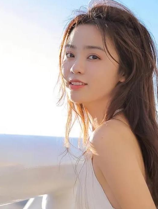 桃花运旺盛,性格直爽大方,很豪爽,敢做敢谈的三大生肖_女人_男人_强势