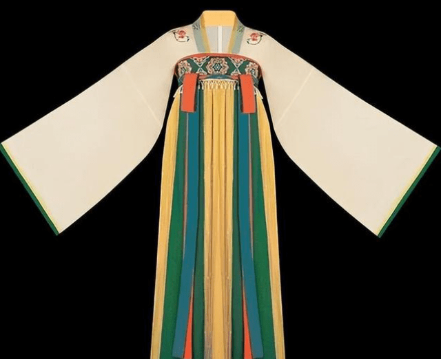 中国唐代服饰:华美与文化的交织