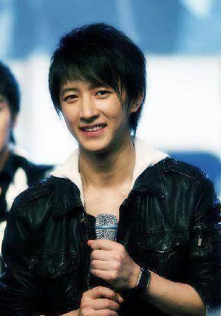 就建立superjunior子组合sj-m,韩庚任队长