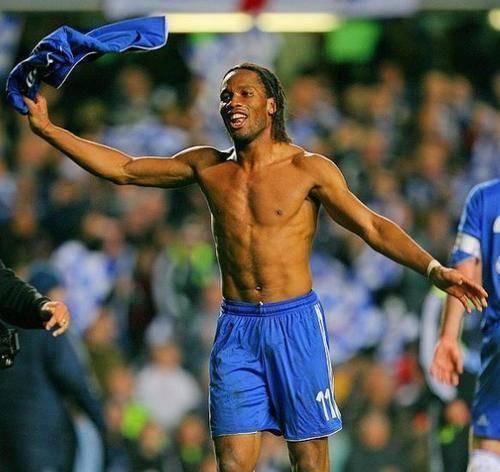 施瓦辛格像个孩子一样_史泰龙_身材_德罗巴