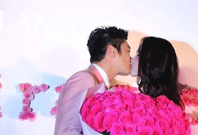 霍思燕穿3万元的背心晒画作,曾经说:自己的财富是靠理财赚来的_杜江