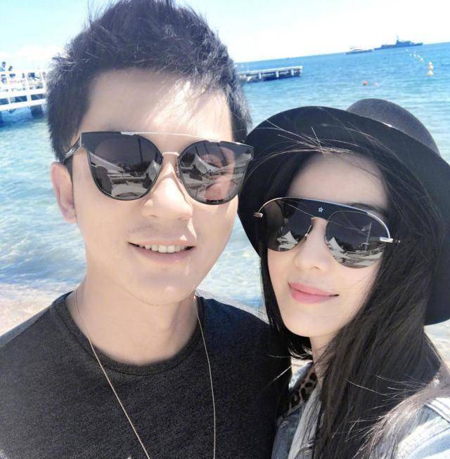 李晨和谢娜合影露出尖下巴,分手之后首次露面,气色红润心情大好