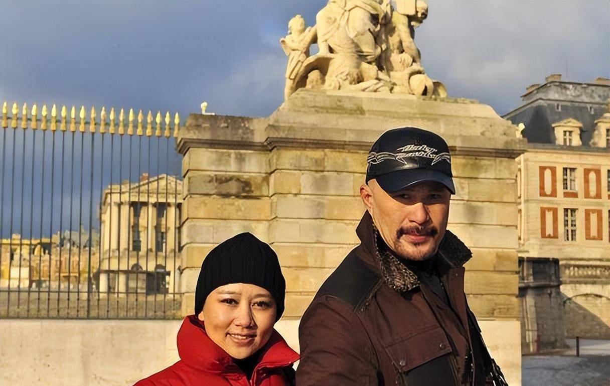 徐锦江:送发哥百万豪车,陪老婆开飞机去逛街,他为何如此豪横?