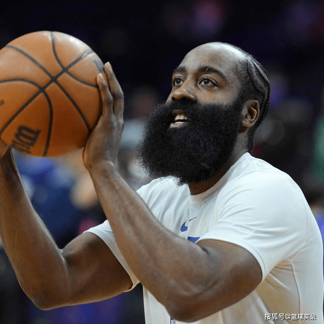 而76人方面也明确不会给哈登顶薪续约,至于哈登方面,相比年薪他会更加
