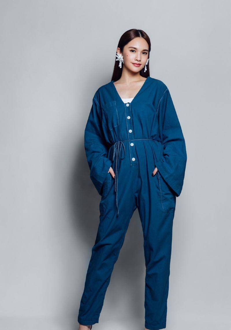 可爱教主实至名归,36岁冻龄女神,杨丞琳的穿搭,充满少女感_牛仔裤