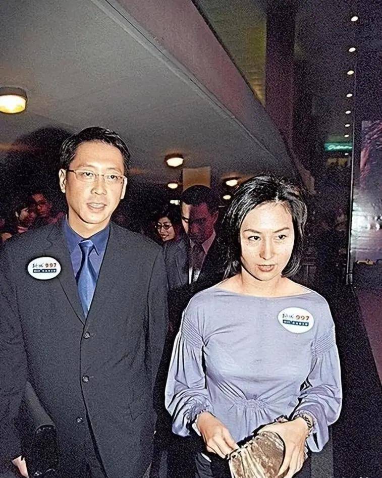 何超琼许晋亨亲吻照曝光,他们也深爱过的,并非是何鸿燊强行安排