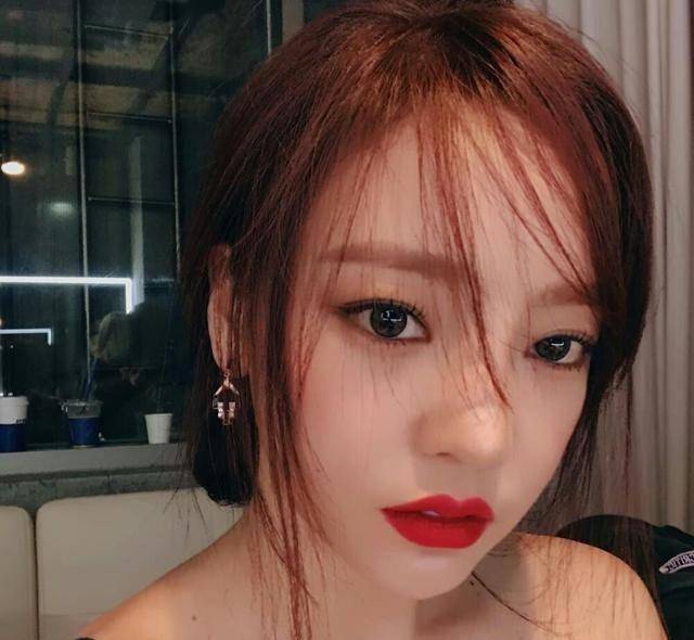 具荷拉前男友出狱,他在网上各种晒照嘚瑟,一副享受人生的样子_网友