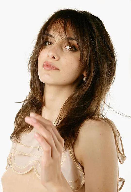 第三,米莉亚·贝内戴缇1975年1月2日出生于瑞士,国外,瑞士和意大利