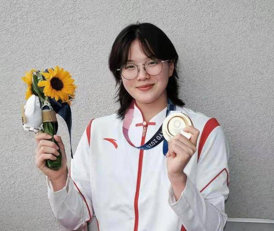 是退役？求學？還是被禁賽？中國19歲奧運冠軍為何神秘消失