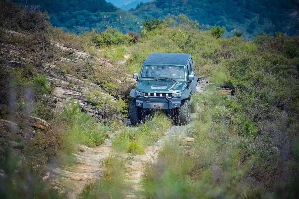 玩的就是极限越野,听说bj40雨林穿越版强到离谱?_搜狐汽车_搜狐网